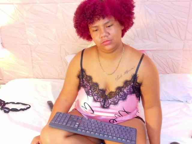 mommy-loves-cock webcam