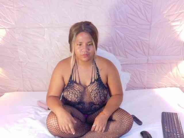 mommy-loves-cock webcam