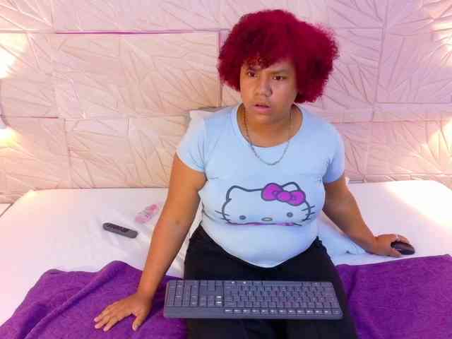 mommy-loves-cock webcam