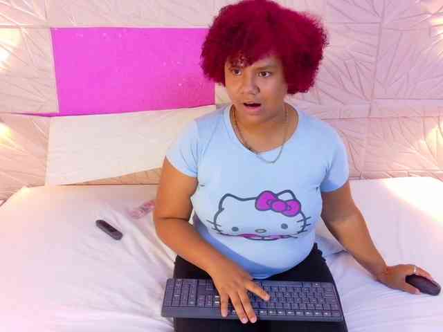 mommy-loves-cock webcam