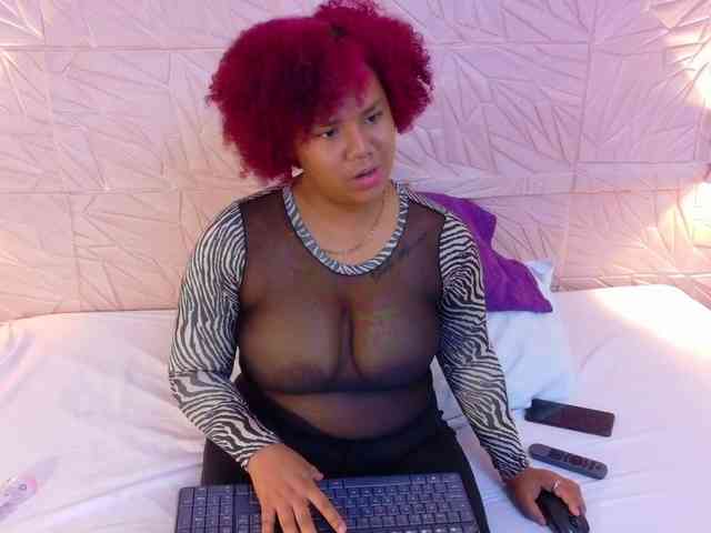 mommy-loves-cock webcam