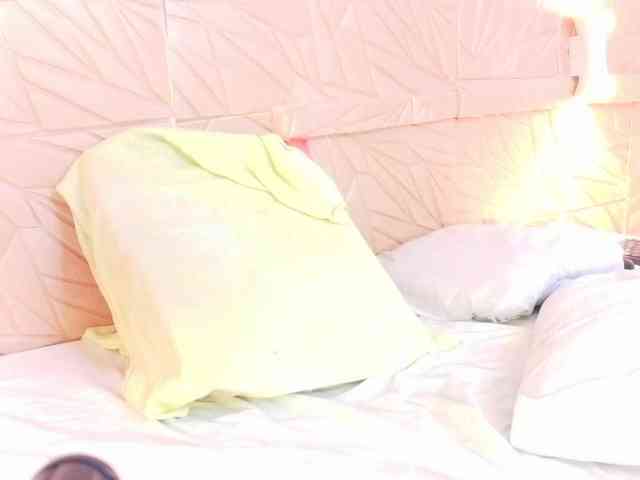 mommy-loves-cock webcam