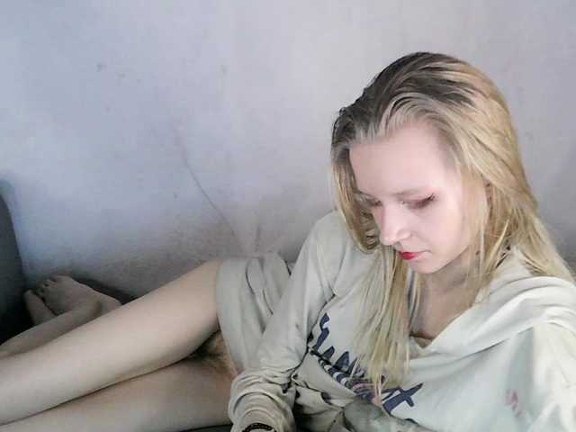 White-snow's BongaCams show and profile