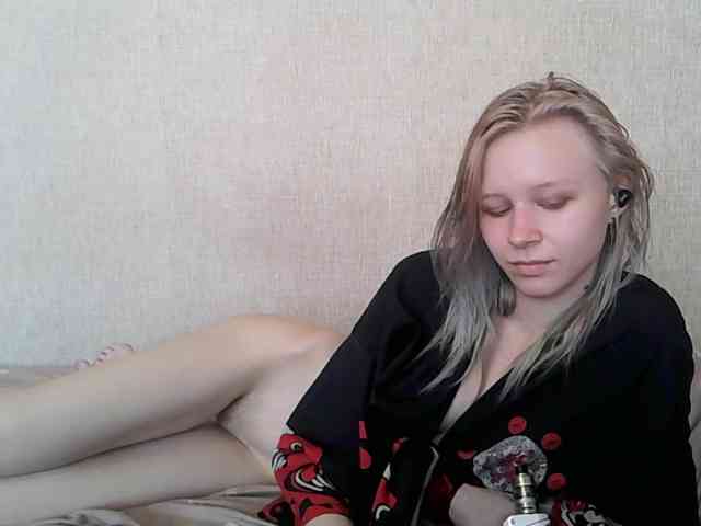 White-snow Live Webcam on BongaCams