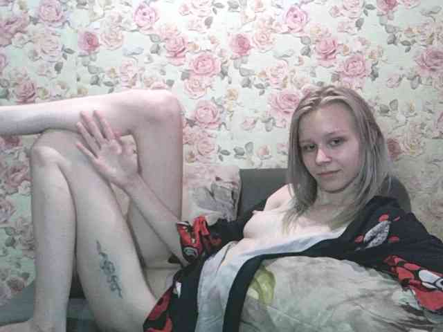 White-snow Live Webcam on BongaCams