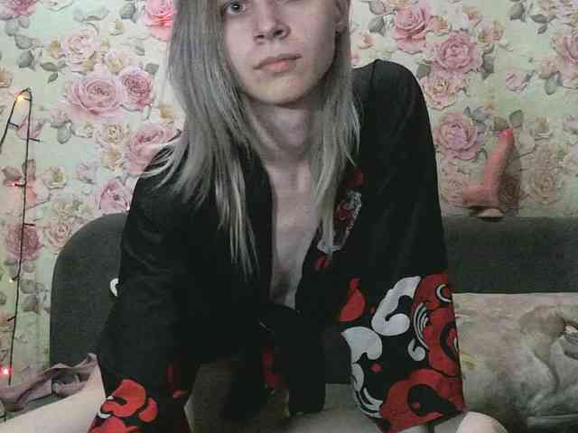 White-snow Live Webcam on BongaCams