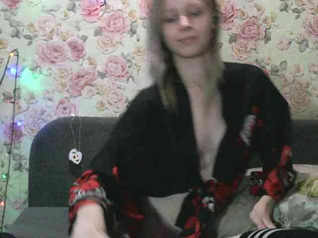 White-snow Live Webcam on BongaCams