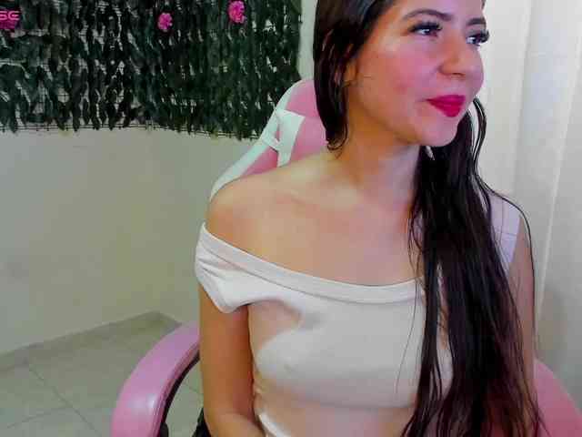 SweetieandJuiicy webcam
