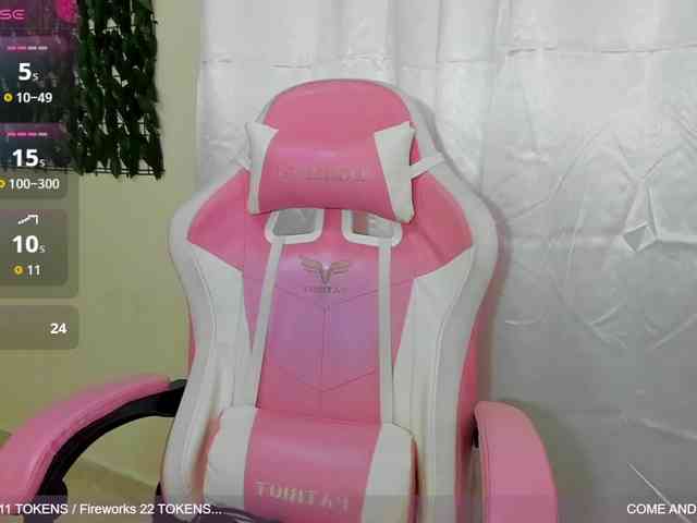 SweetieandJuiicy webcam