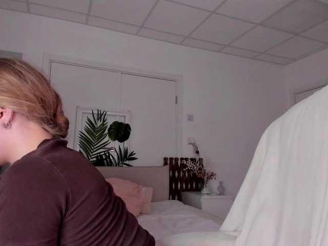 MiaMeowa's BongaCams show and profile