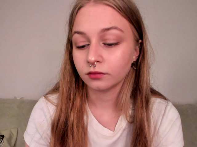 MiaMeowa's BongaCams show and profile