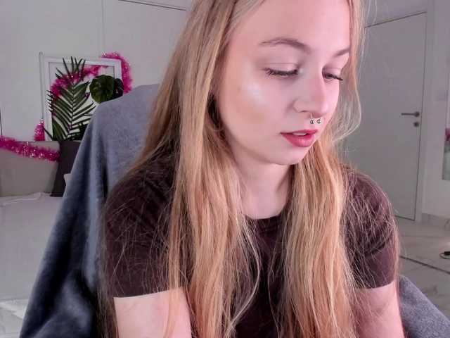 MiaMeowa's BongaCams show and profile