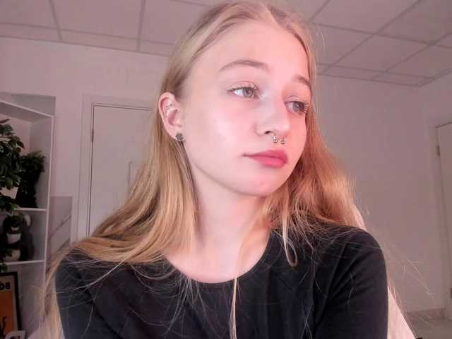 MiaMeowa's BongaCams show and profile