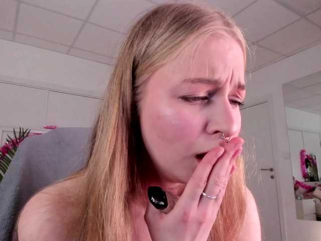 MiaMeowa's BongaCams show and profile