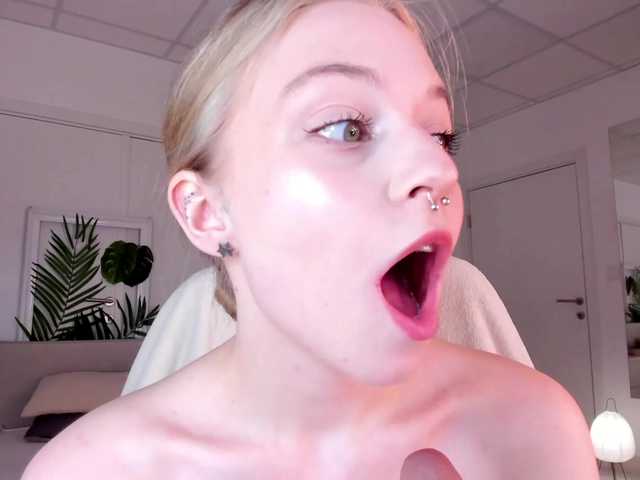 MiaMeowa's BongaCams show and profile