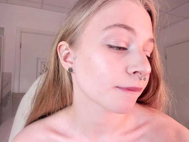 MiaMeowa's BongaCams show and profile