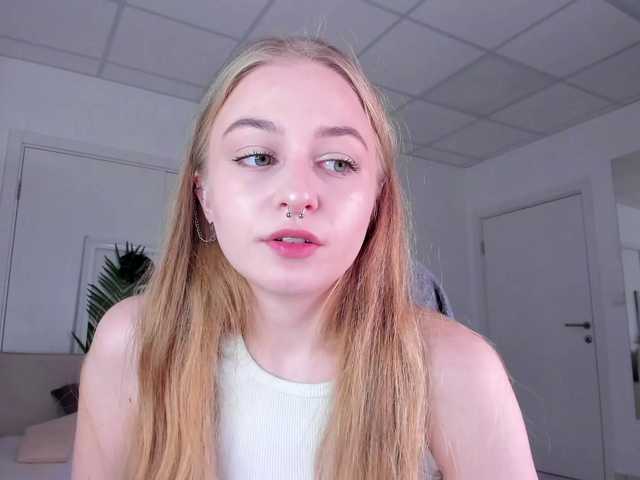 MiaMeowa's BongaCams show and profile