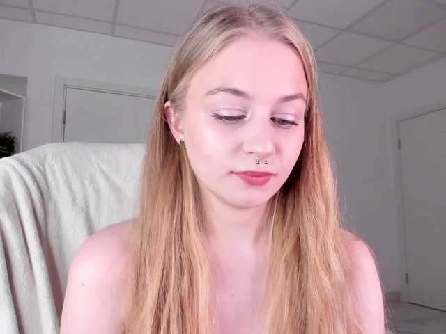 MiaMeowa's BongaCams show and profile