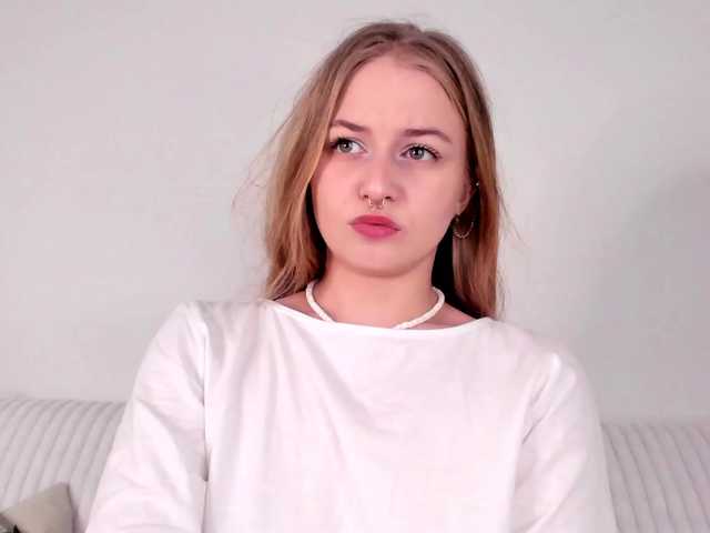 MiaMeowa's BongaCams show and profile