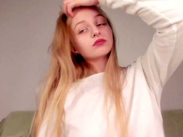 MiaMeowa's BongaCams show and profile