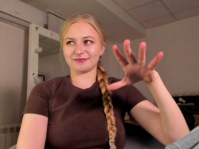 MiaMeowa's BongaCams show and profile