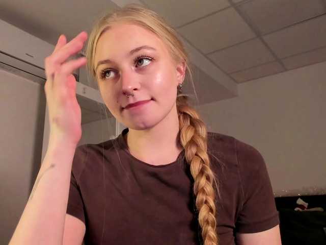 MiaMeowa's BongaCams show and profile