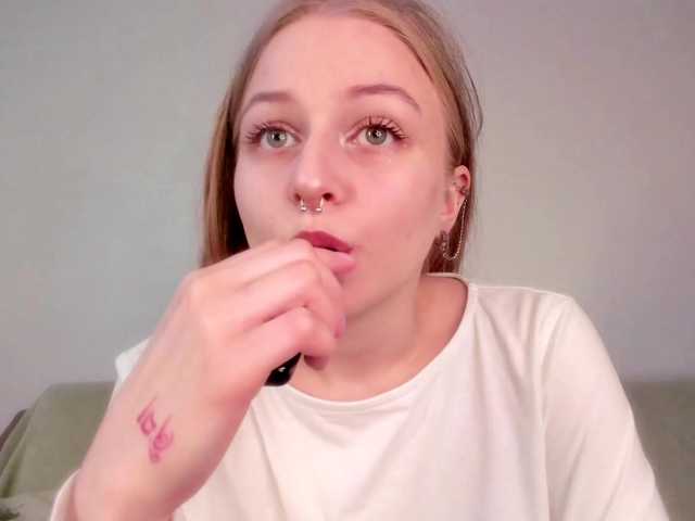 MiaMeowa's BongaCams show and profile