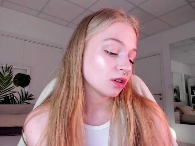 MiaMeowa's BongaCams show and profile