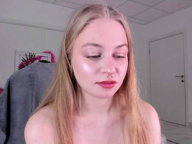 MiaMeowa's BongaCams show and profile