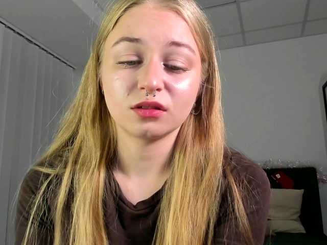 MiaMeowa's BongaCams show and profile