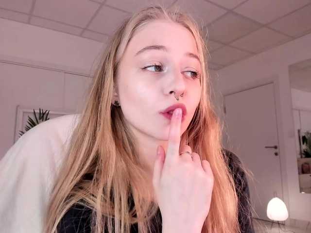 MiaMeowa's BongaCams show and profile