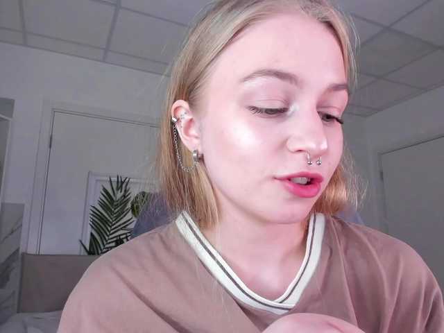 MiaMeowa's BongaCams show and profile