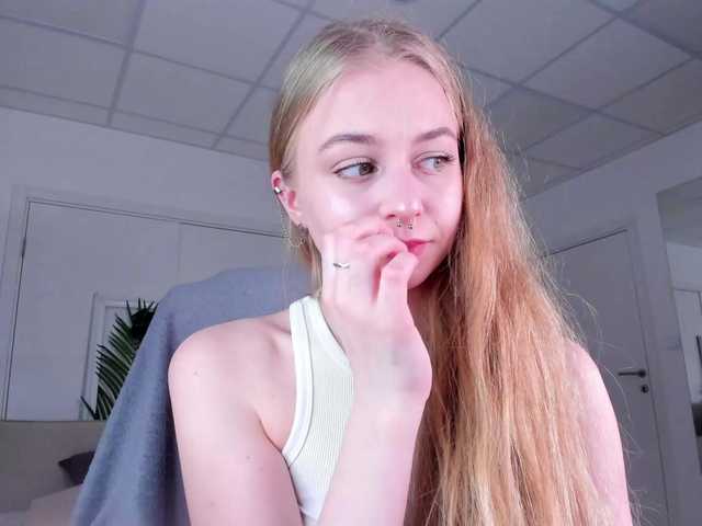 MiaMeowa's BongaCams show and profile