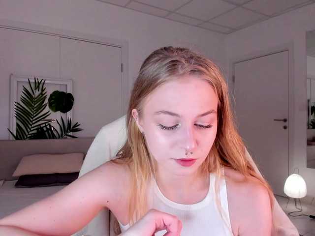 MiaMeowa's BongaCams show and profile