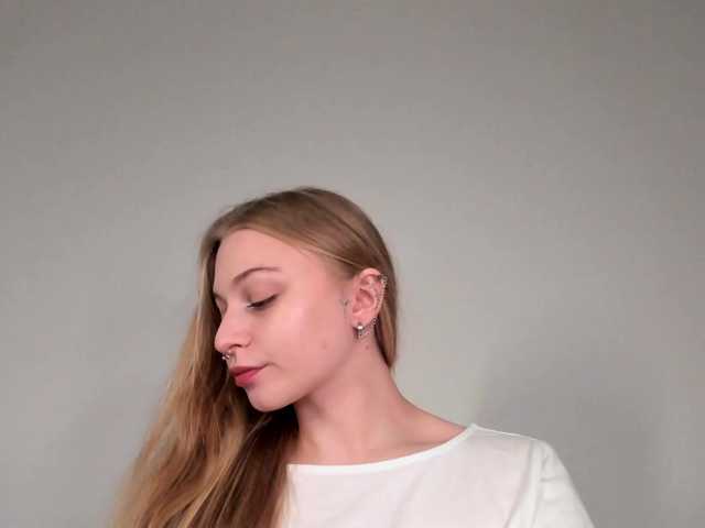 MiaMeowa's BongaCams show and profile