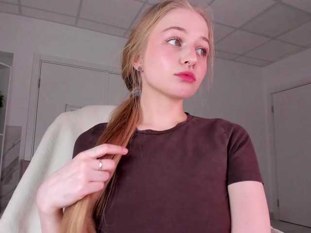 MiaMeowa's BongaCams show and profile