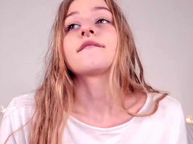 MiaMeowa's BongaCams show and profile