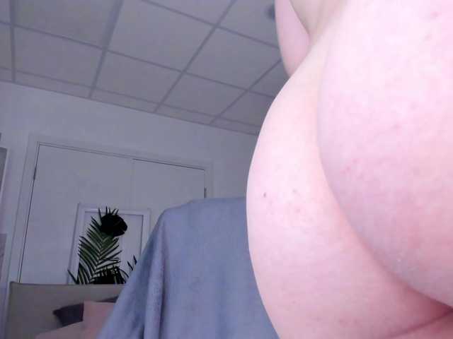 MiaMeowa's BongaCams show and profile