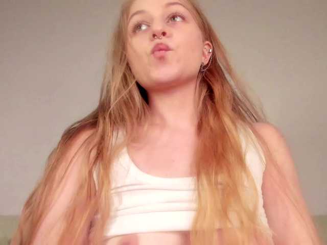 MiaMeowa's BongaCams show and profile