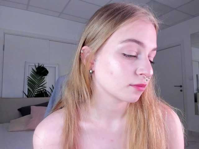 MiaMeowa's BongaCams show and profile