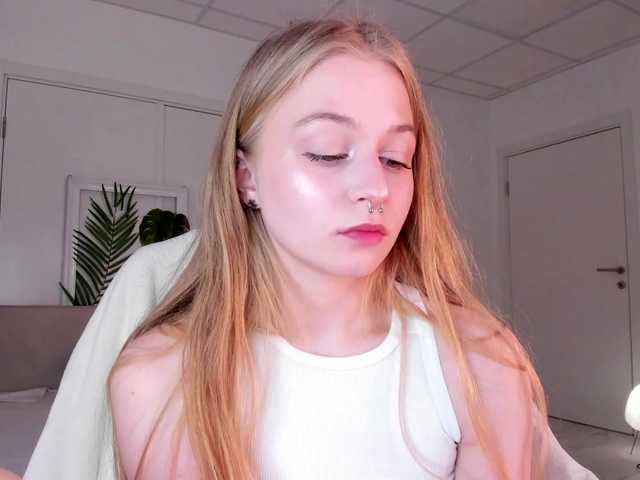 MiaMeowa's BongaCams show and profile