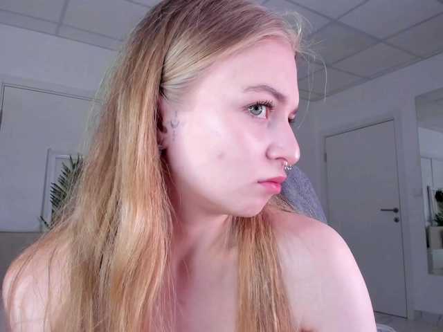 MiaMeowa's BongaCams show and profile