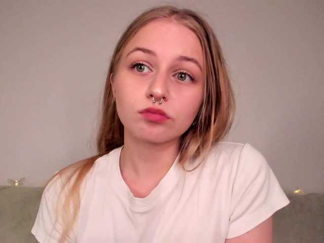 MiaMeowa's BongaCams show and profile