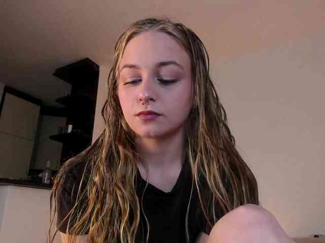 MiaMeowa webcam