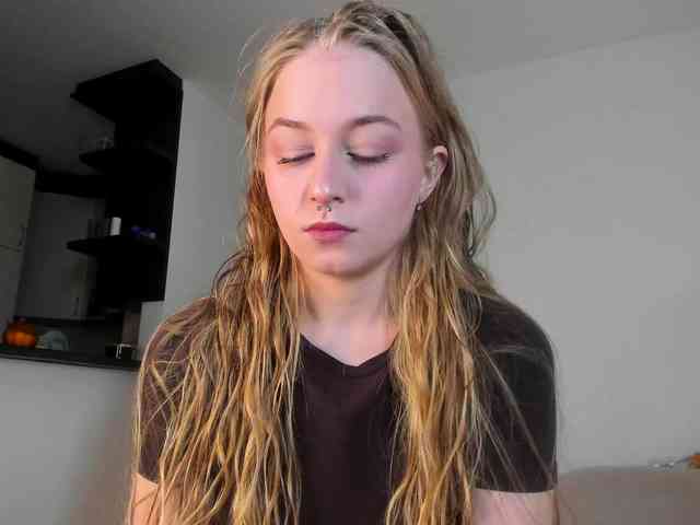 MiaMeowa webcam