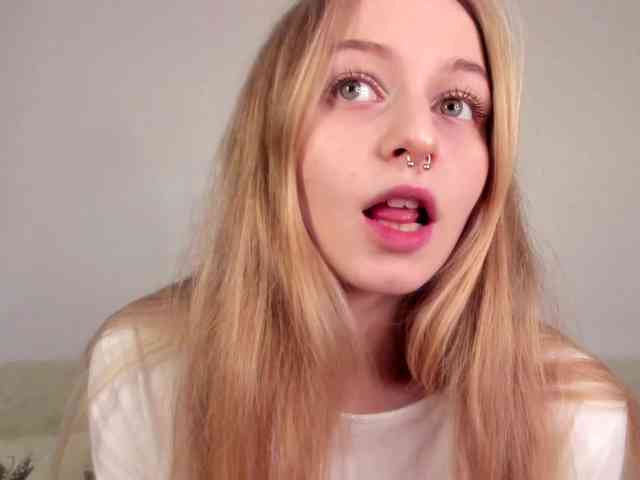 MiaMeowa Live Webcam on BongaCams