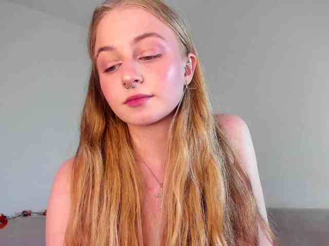 MiaMeowa Live Webcam on BongaCams