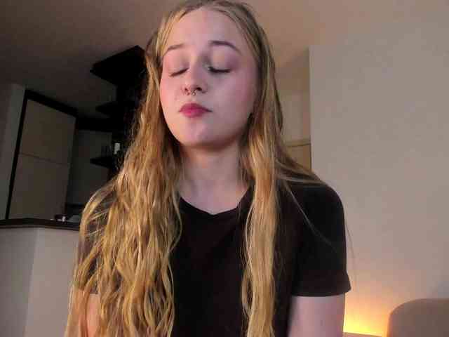 MiaMeowa webcam