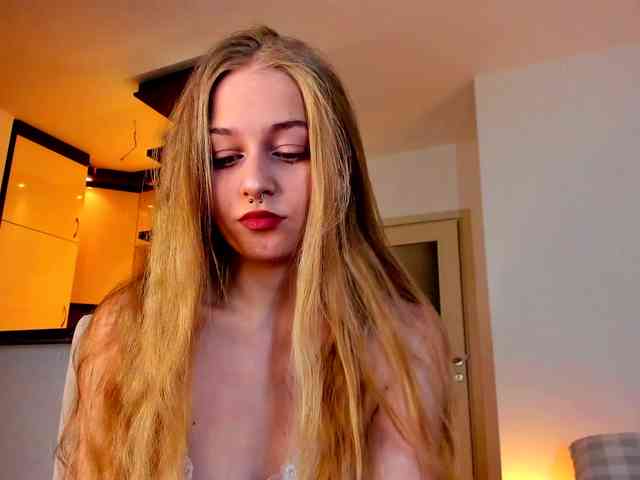 MiaMeowa webcam