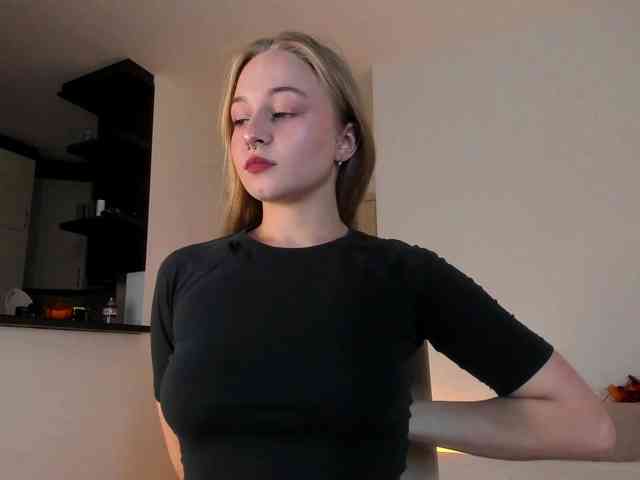 MiaMeowa webcam